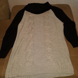 ‘5/$15 Cowl neck tunic sweater